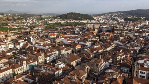 La ciudad de Santiago de Compostela desde el aire