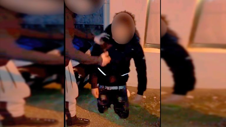 Investigan a cuatro adolescentes de Nigrán por golpear a un niño de 13 años y difundir un vídeo con la paliza