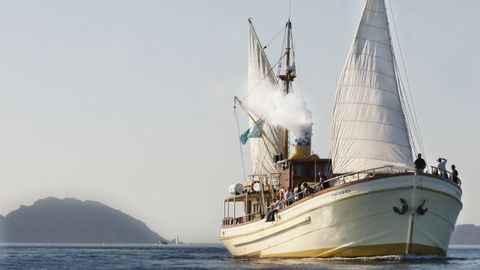 Travesía del Hidria II por la ría de Vigo en el 2009