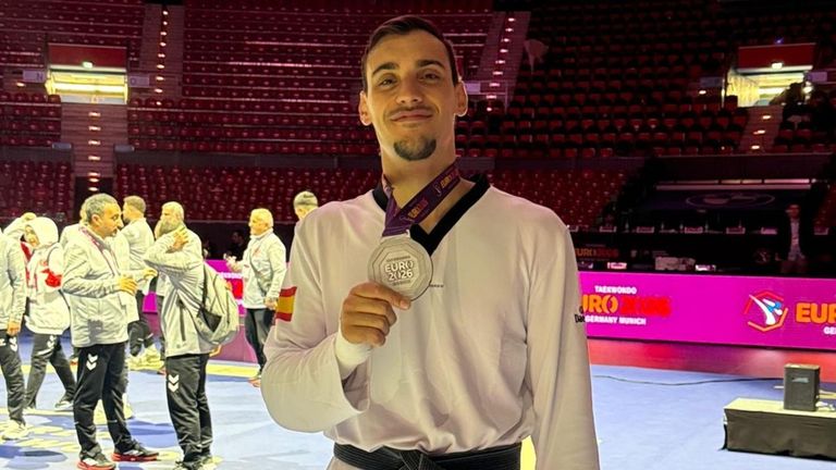 Iván García, subcampeón de Europa de taekuondo: «Es una plata agridulce, a pesar de estar lesionado podía haber ganado el oro»