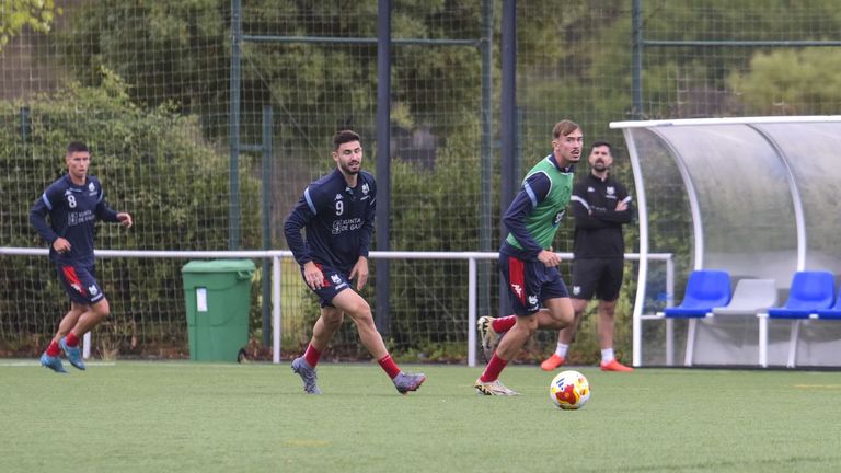 Dani Selma se desvincula del Pontevedra y se marcha al Marbella del grupo 2