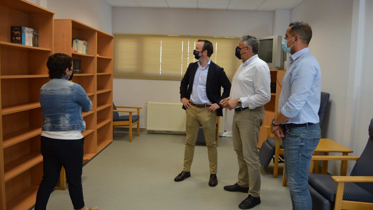 Visita al Centro de D�a de Sanxenxo, que reabre sus puertas tras varios meses