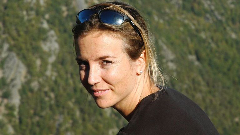 Odile Rodríguez de la Fuente publica «La historia más fascinante del mundo», un baño de humildad para visiones antropocéntricas.