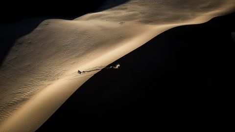 Imagen ganadora del premio Emilie Poucan a Mejor fotografa del Dakar 2021, en Arabia Saud