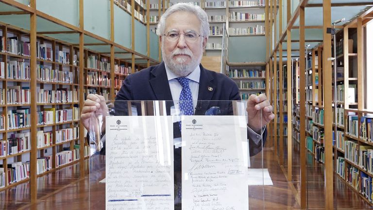 Santalices podrá seguir en el Parlamento hasta después de las elecciones