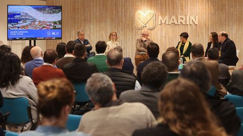 El encuentro en el Museo Torres de Marn reuni a representantes del sector inmobiliario y constructoras con portavoces de la Xunta y del Concello