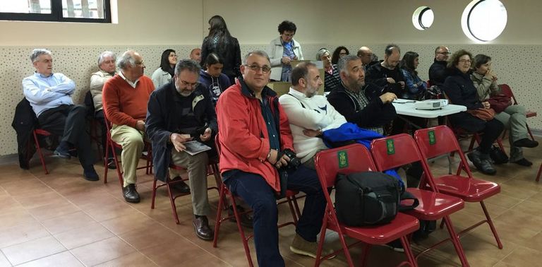 Asistentes a la presentación del proyecto del geoparque, ayer en el nuevo centro juvenil de Cedeira.