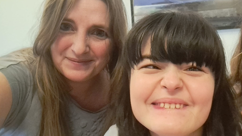 Alba se convirti� en madre por primera vez cuando ten�a 26 a�os