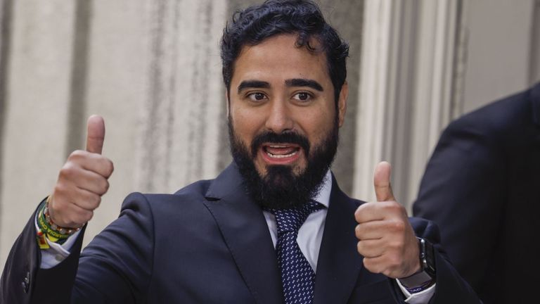 La policía cree «a todas luces evidente» que Alvise recibió 100.000 euros para financiar su campaña