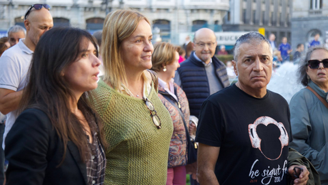 La diputada del Grupo Mixto, Covadonga Tom�, en la manifestaci�n contra el peaje del Huerna en Oviedo