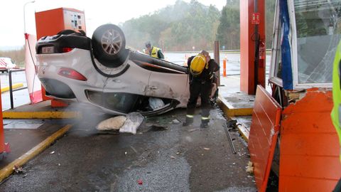 Accidente mortal en el peaje de la AP-9 en Guísamo, Bergondo