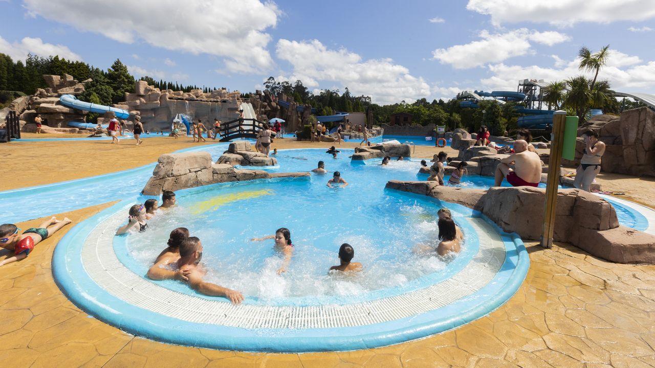 Todas las fotos de la carrera de burros de Escairn 2022.Imagen de archivo del Aquapark de Cerceda