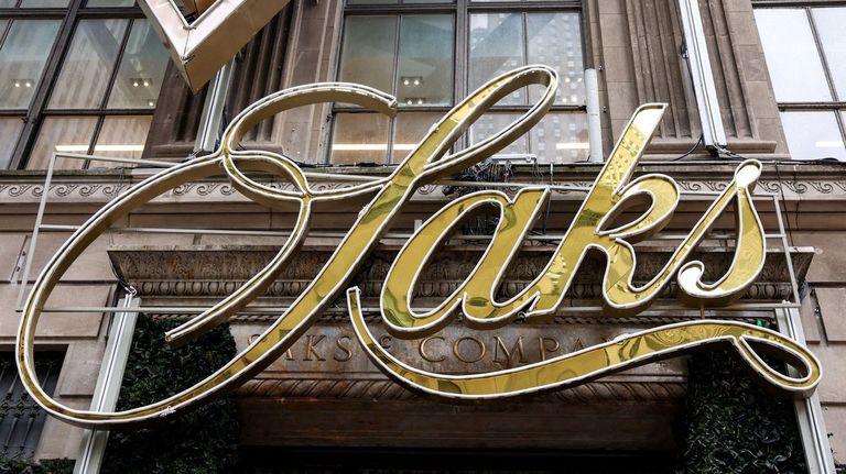 La cadena de grandes almacenes de lujo Saks se declara en quiebra