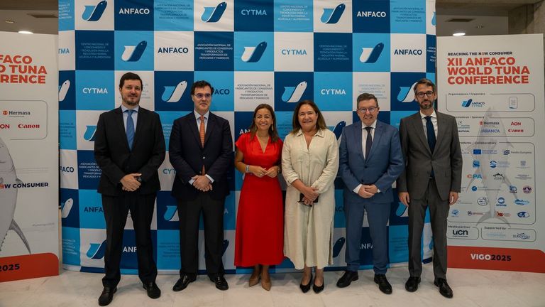 La industria trata en Vigo de «pescar» nuevos consumidores de atún