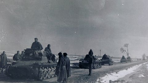 Teruel, invierno de 1938. Tropas dirigindose al frente de guerra