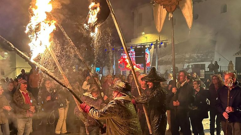 Un momento da festa conxunta na que participaron todas as asociaciones presentes esta fin de semana no encontro de Casarabonela (Málaga)