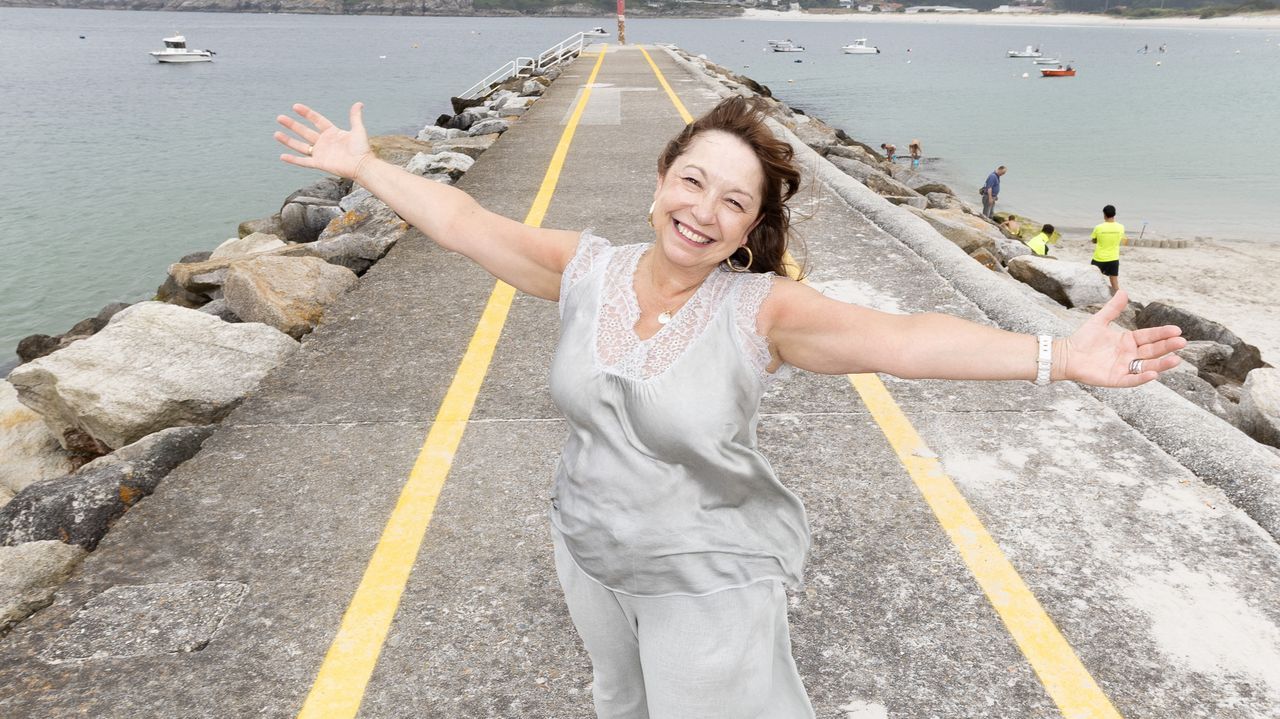 Love of Lesbian, Leiva, Sidonie, Vetusta Morla y Amaral han sido algunos de los asrtistas o grupos que han mencionado la ciudad de Santiago en algn momento de su carrera.