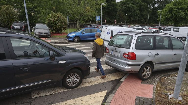 Empuja a un septuagenario con el que discutió en el párking del CHUS de Santiago y ahora pagará 15.000 euros a sus herederos
