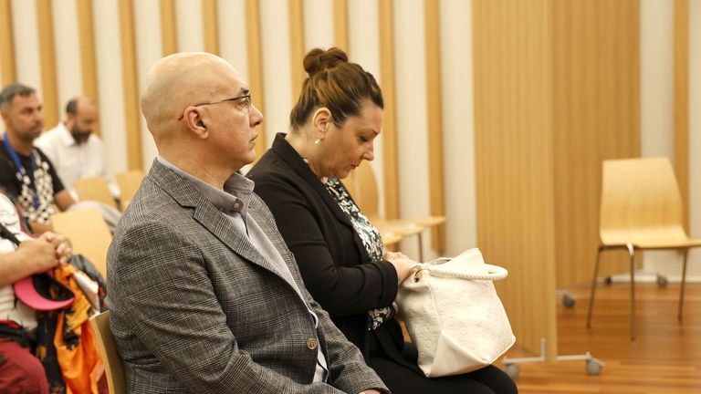 Absuelven a la conductora del incendio del autobús urbano de Vigo porque encubrir a su marido no es delito