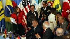 El presidente Gustavo Petro, en el centro, tras la inauguracin de la cumbre sobre Venezuela