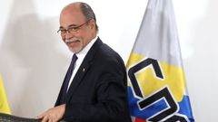 El presidente del Consejo Nacional Electoral (CNE) de Venezuela, Pedro Calzadilla, durante la rueda de prensa para explicar los motivos de las renuncias.