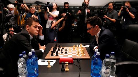 Carlsen y Caruana llevan diez tablas seguidas