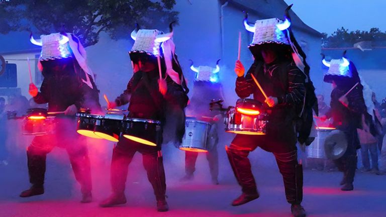 O fogo volve pechar en Pontevedra outra velada de Itineranta