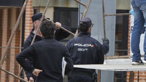 Violeta vistazo Ingenieria Detenido por robar herramientas en un edificio en obras en A Coruña