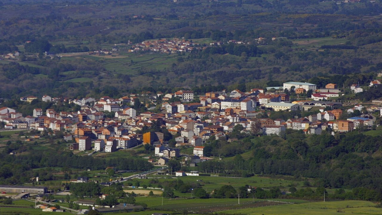 Playas en la provincia de A Coru&ntilde;a.El ministro de Cultura y Deporte, Jos&eacute; Manuel Rodr&iacute;guez Uribes