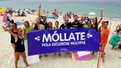 Actividad de concienciacin sobre la esclerosis mltiple en la playa de Samil