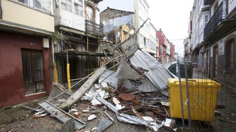 Edificio derribado por el temporal en Esteiro, Ferrol