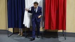 Emmanuel Macron, este domingo, en su colegio electoral