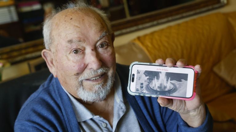 Antonio Mata, maestro chapista: «El fuego arruinó mi vida en León y el agua de la fuente de Cuatro Caminos de A Coruña me la salvó»