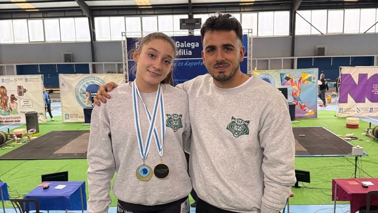 Baño de oro de la naronesa Gala Fernández en el Campeonato Gallego de Halterofilia