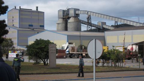 Alcoa, en la foto su fábrica de aluminio primario de San Cibrao, es una de las grandes prestatarias del servicio de interrumpibilidad