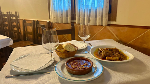 Los callos y las manos de cerdo que se sirven en La Encruceyada