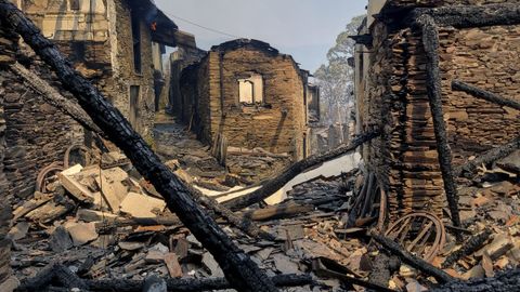 La aldea de Vilar qued prcticamente destruida por el fuego 