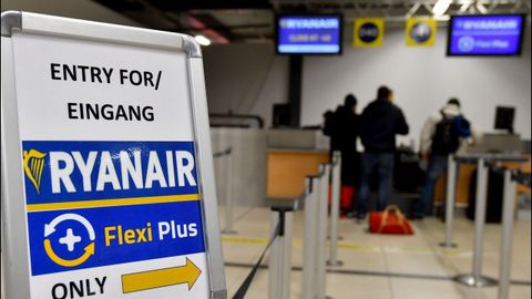 Ryanair ya permitirá meter gratis las en cabina