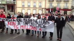 Manifestaci�n en Lourenz� contra los despidos en A Mari�a
