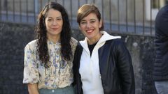 Mara Rozas (a la izquierda) con la anterior portavoz de Compostela Aberta, Marta Lois