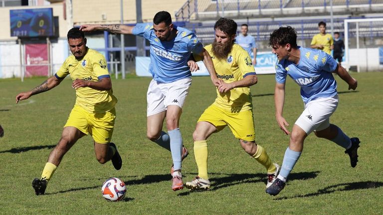 Ribadeo y Gondomar firman tablas en un duelo de ida de ascenso nivelado y en ocasiones bronco: 1-1
