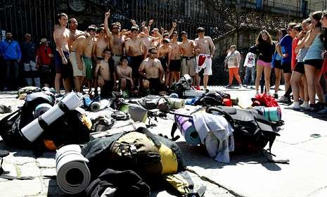 Los j�venes, que suelen llegar en grupo, son minoritarios en el Camino.