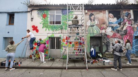 La nueva edicin del festival ha llenado el barrio de artistas, andamios y botes de pintura