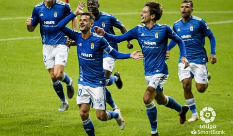 Tejera celebra su tanto en el derbi al Sporting junto a Sangalli, Nahuel, Obeng y Blanco Leschuk
