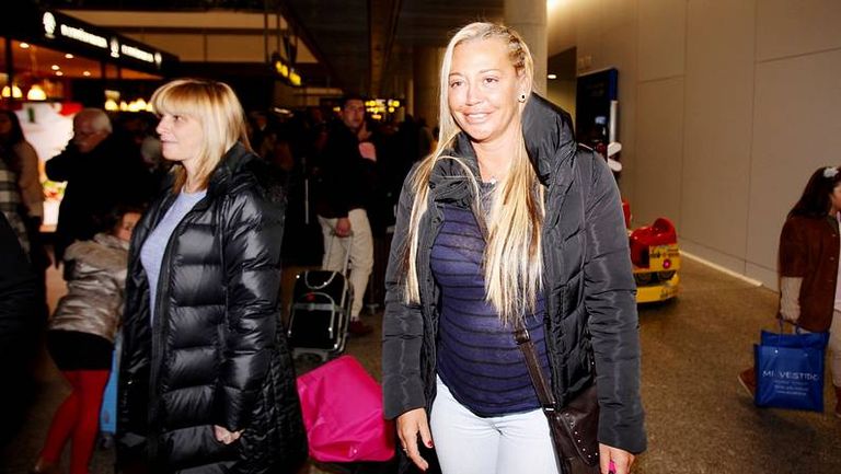 Belén Esteban, a su llegada al aeropuerto de Lavacolla