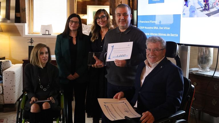 Recogió el premio José Manuel Valcarce, director del IES Xograr Afonso de Sarria.