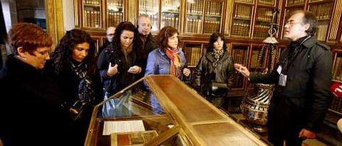 El Museo y el palacio de Xelmrez son dos de los espacios abiertos a las nuevas visitas guiadas especializadas.