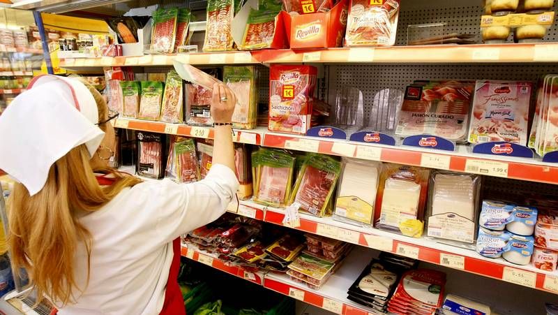 El supermercado de Cemar de Covas, en Viveiro, ser�a uno de los que cerrar�an.