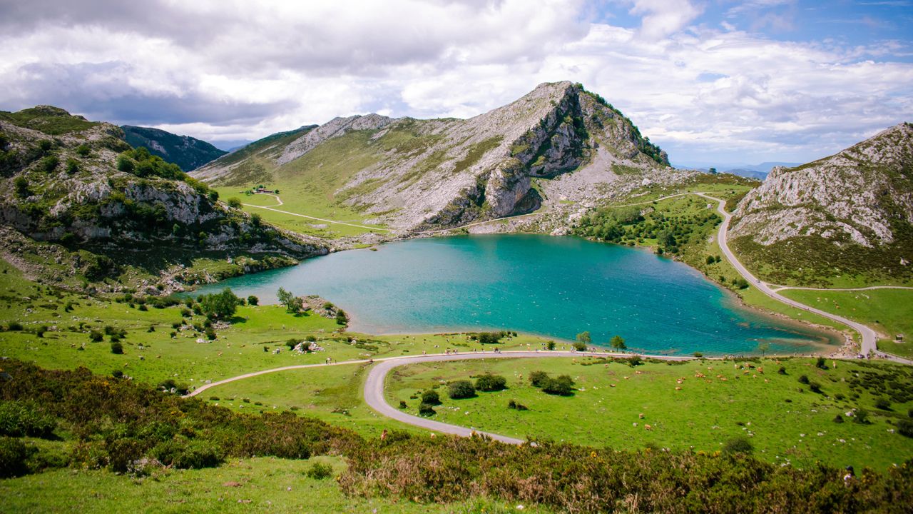 La carretera a los lagos de Covadonga, la segunda más bonita de España