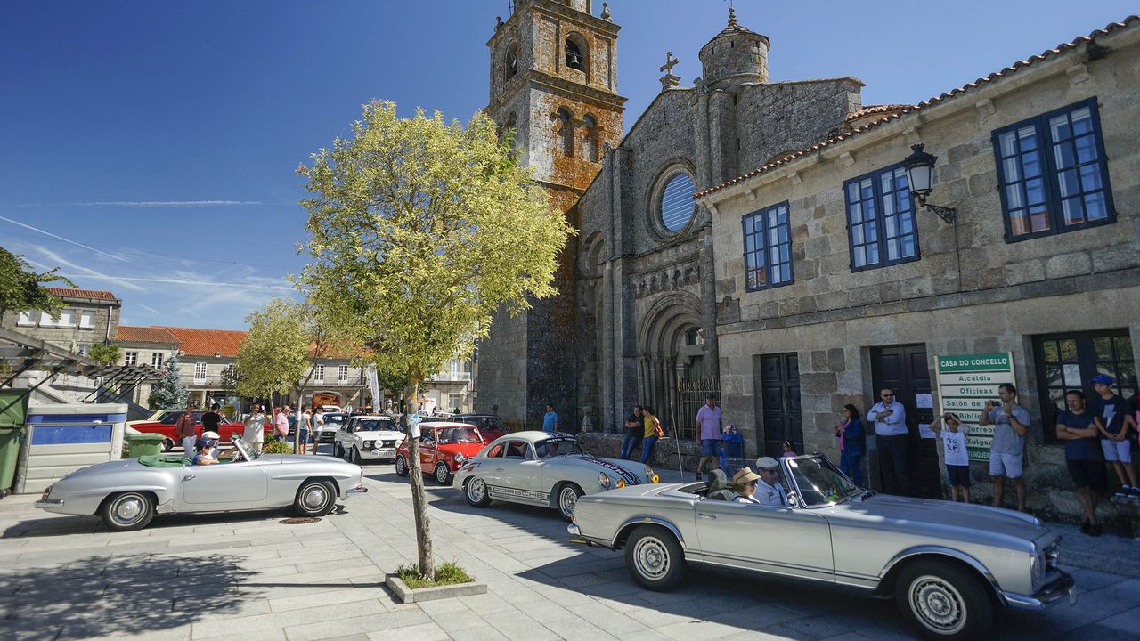 Monforte honra a su patrona en el da grande de las fiestas.El cmico David Perdomo en un espectculo en Carballo.